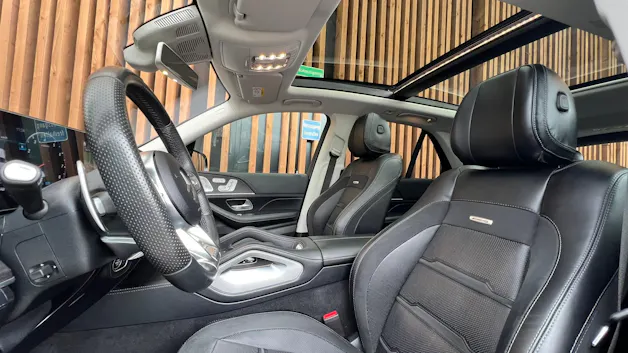 MERCEDES-BENZ GLE 53 AMG 4MATIC+ BLACK 9G-SPEEDSHIFT l 435 PS