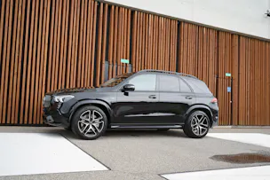MERCEDES-BENZ GLE 53 AMG 4MATIC+ BLACK 9G-SPEEDSHIFT l 435 PS