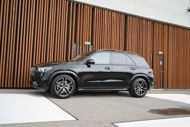 MERCEDES-BENZ GLE 53 AMG 4MATIC+ BLACK 9G-SPEEDSHIFT l 435 PS