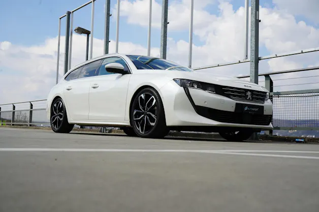 PEUGEOT 508 SW 1.2 PURE TECH ALLURE EAT8 l 130 PS