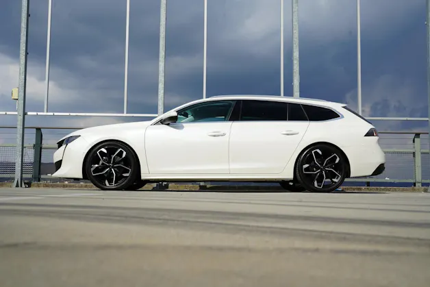 PEUGEOT 508 SW 1.2 PURE TECH ALLURE EAT8 l 130 PS