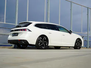 PEUGEOT 508 SW 1.2 PURE TECH ALLURE EAT8 l 130 PS