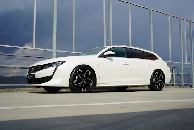 PEUGEOT 508 SW 1.2 PURE TECH ALLURE EAT8 l 130 PS