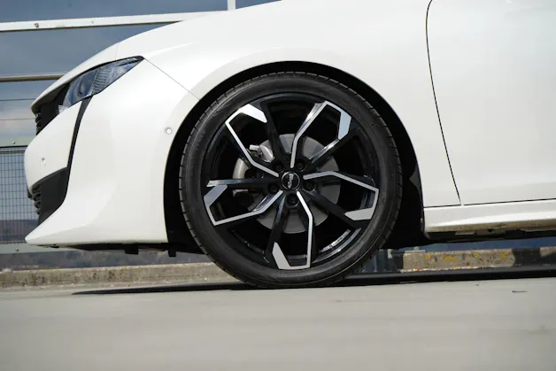 PEUGEOT 508 SW 1.2 PURE TECH ALLURE EAT8 l 130 PS