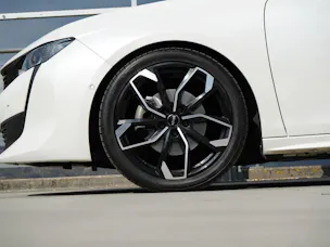 PEUGEOT 508 SW 1.2 PURE TECH ALLURE EAT8 l 130 PS