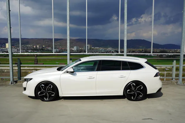 PEUGEOT 508 SW 1.2 PURE TECH ALLURE EAT8 l 130 PS