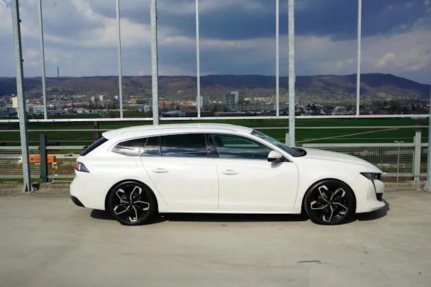 PEUGEOT 508 SW 1.2 PURE TECH ALLURE EAT8 l 130 PS