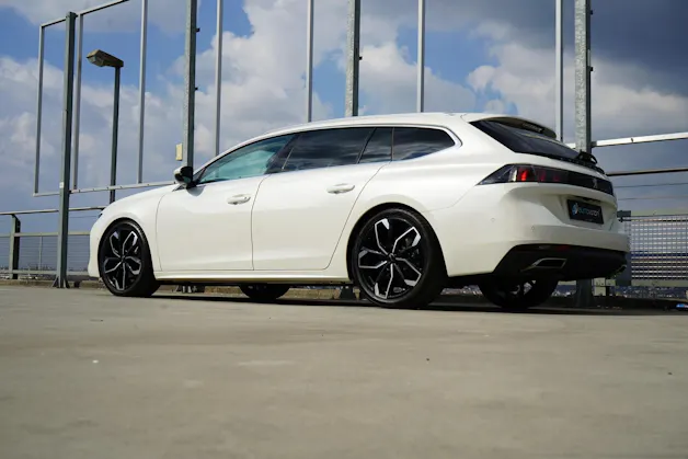 PEUGEOT 508 SW 1.2 PURE TECH ALLURE EAT8 l 130 PS