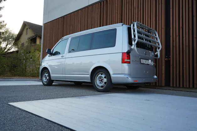 VW T5 CALIFORNIA 2.0 Bi-TDI BEACH 4MOTION l 140 PS
