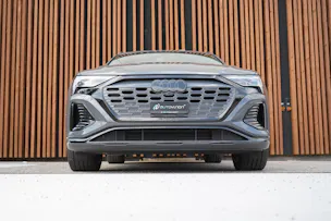 AUDI Q8 55 E-TRON S LINE BLACK EDITION QUATTRO l 408 PS