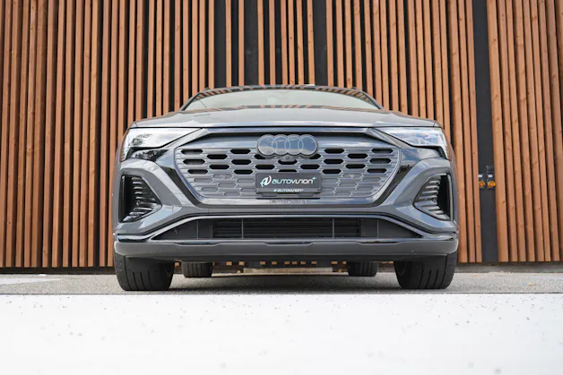 AUDI Q8 55 E-TRON S LINE BLACK EDITION QUATTRO l 408 PS