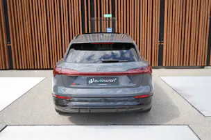 AUDI Q8 55 E-TRON S LINE BLACK EDITION QUATTRO l 408 PS
