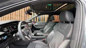 AUDI Q8 55 E-TRON S LINE BLACK EDITION QUATTRO l 408 PS