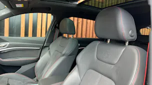 AUDI Q8 55 E-TRON S LINE BLACK EDITION QUATTRO l 408 PS