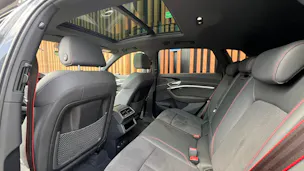 AUDI Q8 55 E-TRON S LINE BLACK EDITION QUATTRO l 408 PS