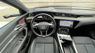 AUDI Q8 55 E-TRON S LINE BLACK EDITION QUATTRO l 408 PS