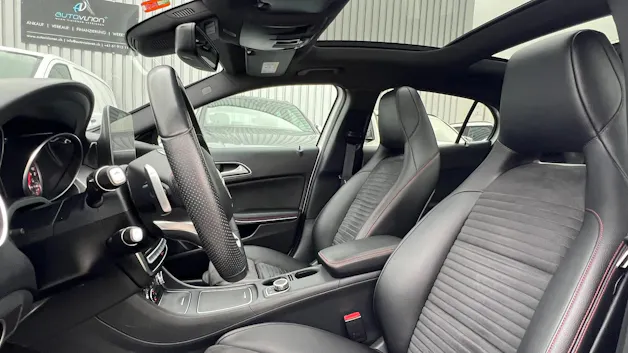 MERCEDES-BENZ GLA 250 AMG LINE NIGHT 4MATIC 7G-DCT l 211 PS