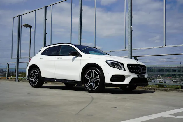 MERCEDES-BENZ GLA 250 AMG LINE NIGHT 4MATIC 7G-DCT l 211 PS
