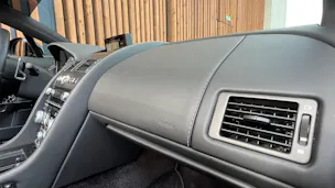 ASTON MARTIN V12 VANTAGE 5.9 S SPORTSHIFT CARBON l 574 PS