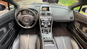 ASTON MARTIN V12 VANTAGE 5.9 S SPORTSHIFT CARBON l 574 PS