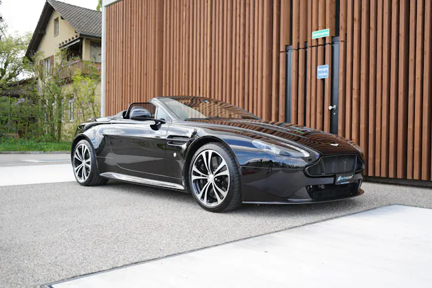 ASTON MARTIN V12 VANTAGE 5.9 S SPORTSHIFT CARBON l 574 PS