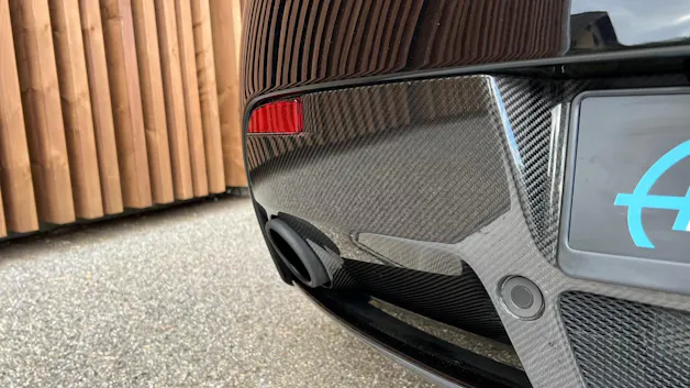ASTON MARTIN V12 VANTAGE 5.9 S SPORTSHIFT CARBON l 574 PS