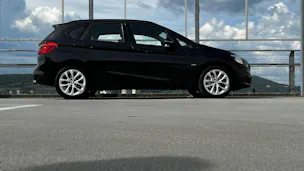 BMW 220i ACTIVE TOURER SPORT LINE STEPTRONIC l 192 PS