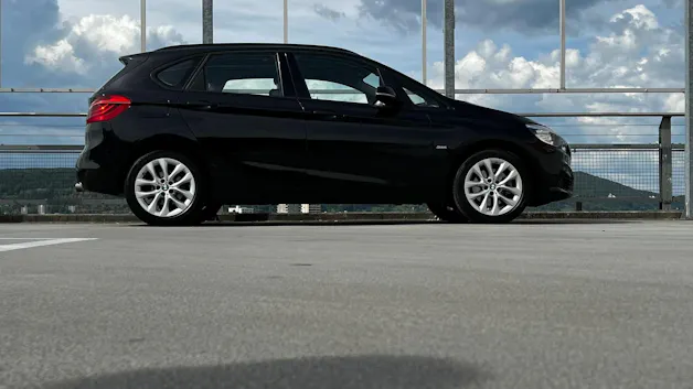 BMW 220i ACTIVE TOURER SPORT LINE STEPTRONIC l 192 PS
