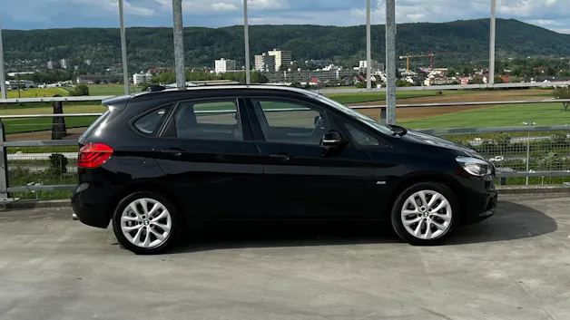 BMW 220i ACTIVE TOURER SPORT LINE STEPTRONIC l 192 PS