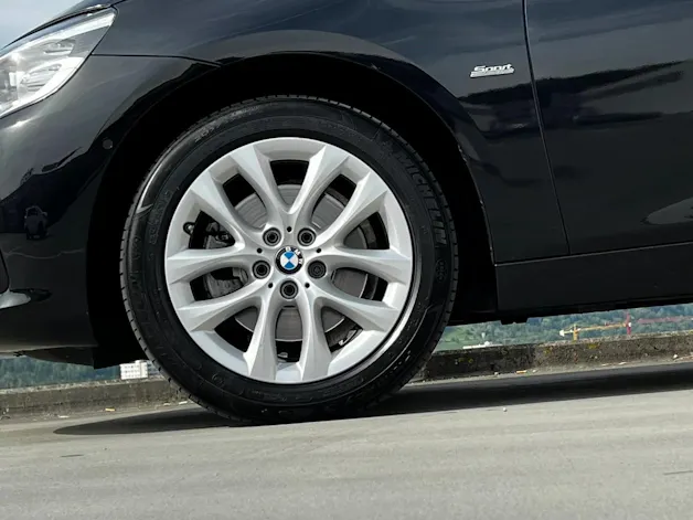 BMW 220i ACTIVE TOURER SPORT LINE STEPTRONIC l 192 PS