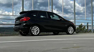 BMW 220i ACTIVE TOURER SPORT LINE STEPTRONIC l 192 PS