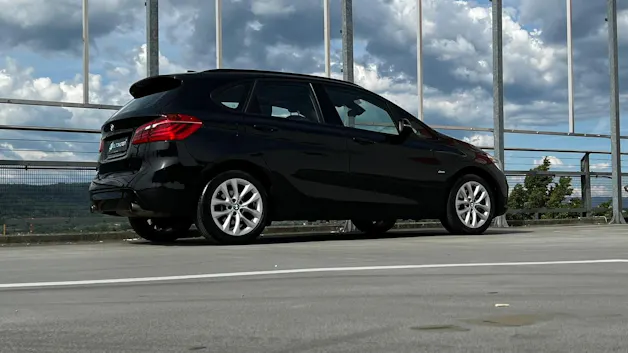 BMW 220i ACTIVE TOURER SPORT LINE STEPTRONIC l 192 PS