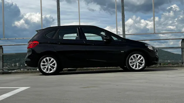 BMW 220i ACTIVE TOURER SPORT LINE STEPTRONIC l 192 PS