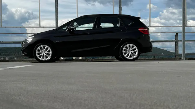 BMW 220i ACTIVE TOURER SPORT LINE STEPTRONIC l 192 PS