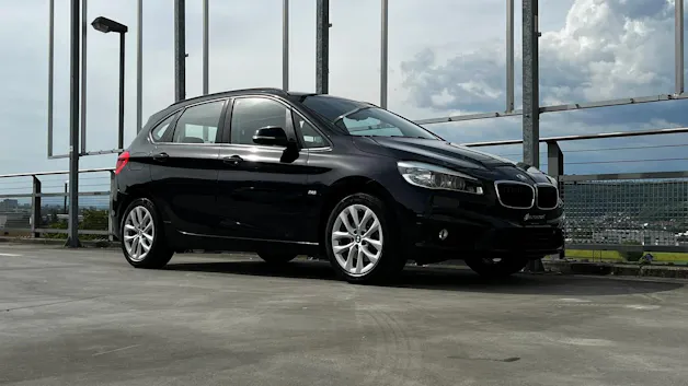 BMW 220i ACTIVE TOURER SPORT LINE STEPTRONIC l 192 PS
