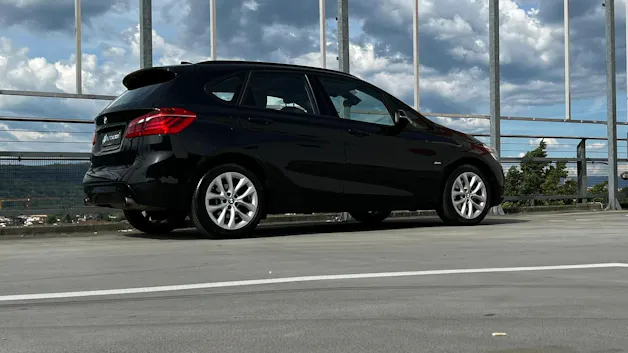 BMW 220i ACTIVE TOURER SPORT LINE STEPTRONIC l 192 PS