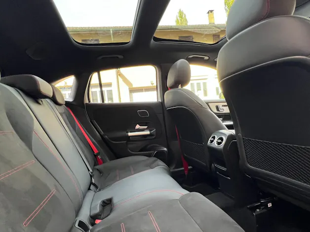 MERCEDES-BENZ GLA AMG 45 S 4MATIC+ NIGHT 8G-DCT l 421 PS
