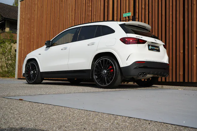 MERCEDES-BENZ GLA AMG 45 S 4MATIC+ NIGHT 8G-DCT l 421 PS