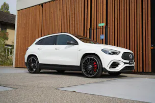 MERCEDES-BENZ GLA AMG 45 S 4MATIC+ NIGHT 8G-DCT l 421 PS