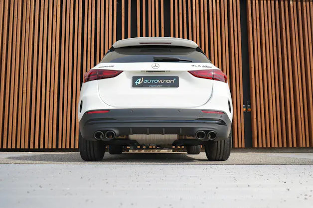 MERCEDES-BENZ GLA AMG 45 S 4MATIC+ NIGHT 8G-DCT l 421 PS