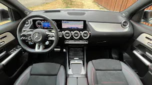 MERCEDES-BENZ GLA AMG 45 S 4MATIC+ NIGHT 8G-DCT l 421 PS