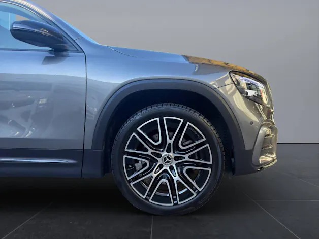 MERCEDES-BENZ GLB 220 AMG Line 4matic