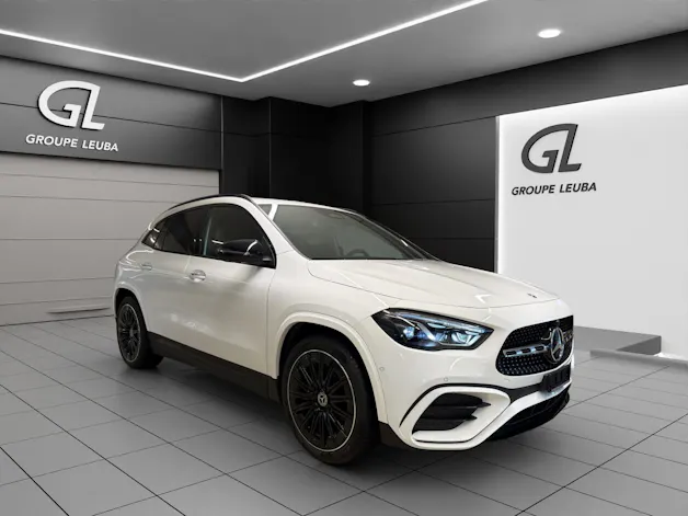 MERCEDES-BENZ GLA 200 7G-DCT