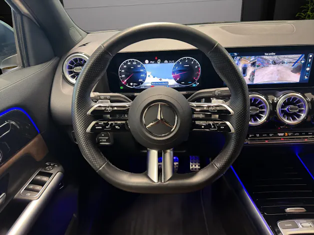MERCEDES-BENZ GLA 200 7G-DCT