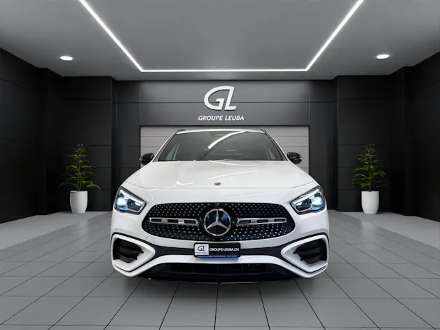 MERCEDES-BENZ GLA 200 7G-DCT