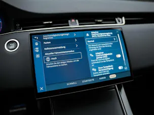 Land Rover Range Rover Evoque R-Dynamic D 200 MHEV SE AT9 *Facelift*Werksgarantie*Panorama*