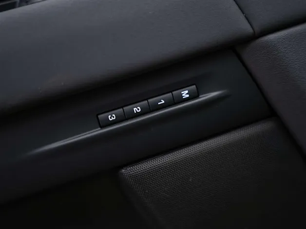 Land Rover Range Rover Evoque R-Dynamic D 200 MHEV SE AT9 *Facelift*Werksgarantie*Panorama*