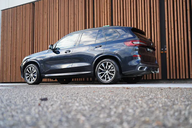 BMW X5 xDRIVE 48V 30d M SPORT STEPTRONIC l 286 PS