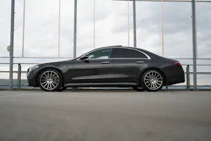 MERCEDES-BENZ S 500 4MATIC AMG LINE NIGHT 9G-TRONIC l 435 PS