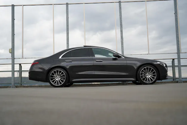 MERCEDES-BENZ S 500 4MATIC AMG LINE NIGHT 9G-TRONIC l 435 PS